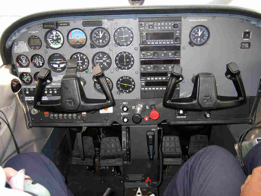 Cessna 172 nin gerçek kokpiti